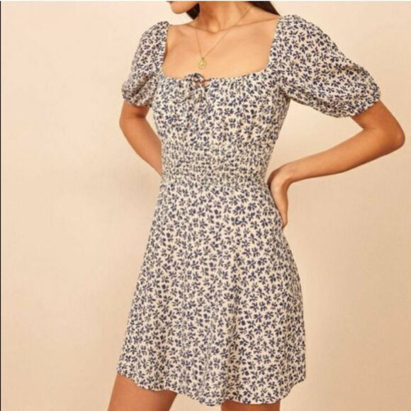 REFORMATION Jo Floral Blue White Smocked Mini Dress Size 12 Short Puff Sleeve - Picture 1 of 12